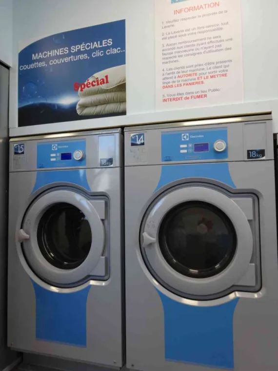 Laverie automatique pour les couettes à Bonifacio, Pianottoli-Caldarello, Laverie Terracorse