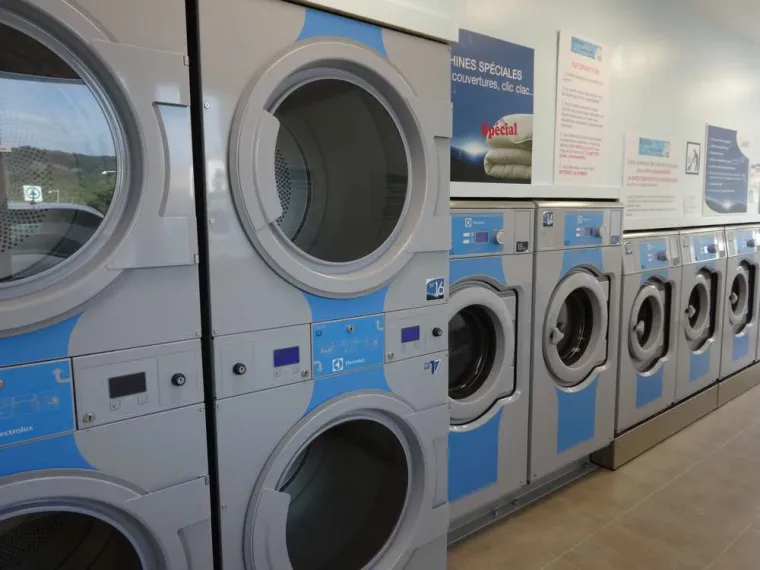 Laverie automatique avec séchoir à Bonifacio, Pianottoli-Caldarello, Laverie Terracorse